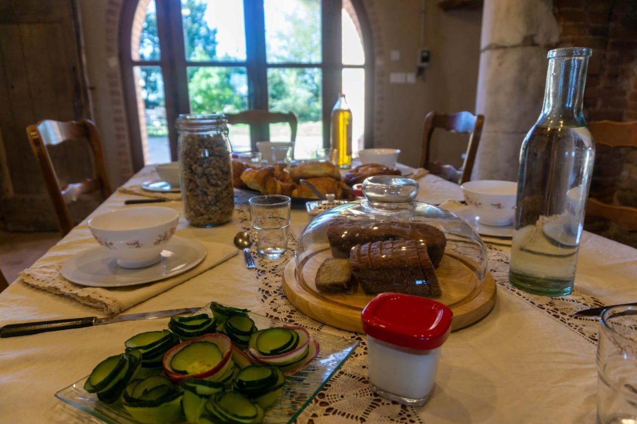 Chambres Et Table D'Hotes - Les Jardins De La Longagne Saussenac Экстерьер фото
